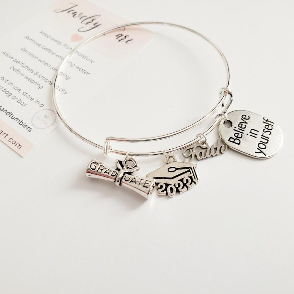 Class of 2022 Graduation Charm Bracelet, Graduation Gift, Senior Graduate - Picture 4 of 13